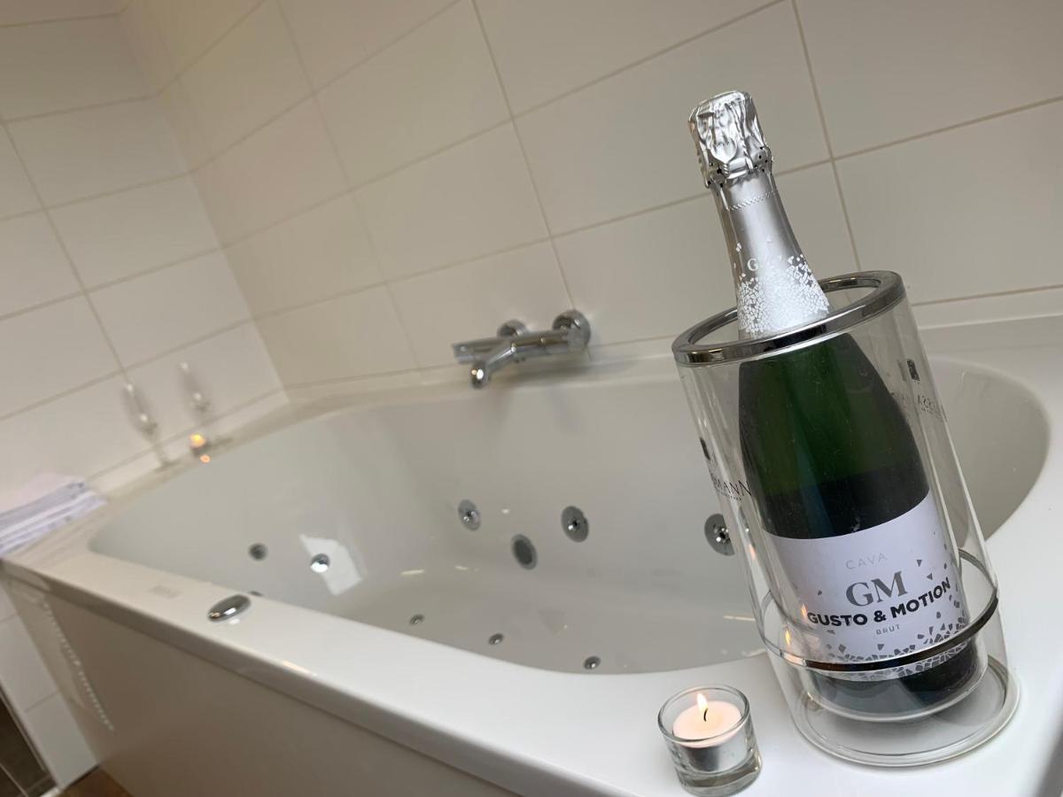 Hotel De Maaskant Maaseik Eksteriør bilde